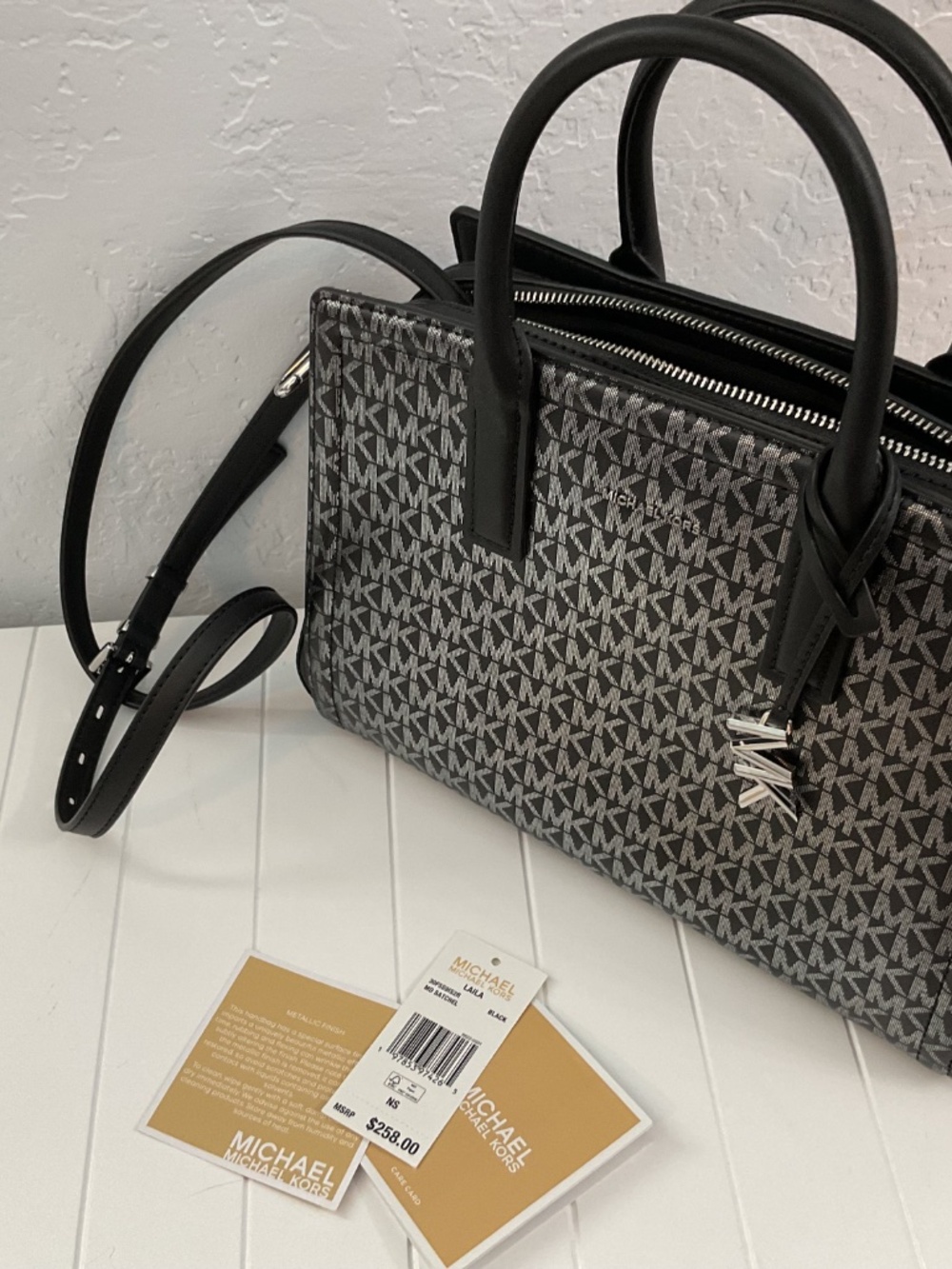 Michael Kors Laila Signature Logo Crossbody Bag NWT - Picture 5 of 11